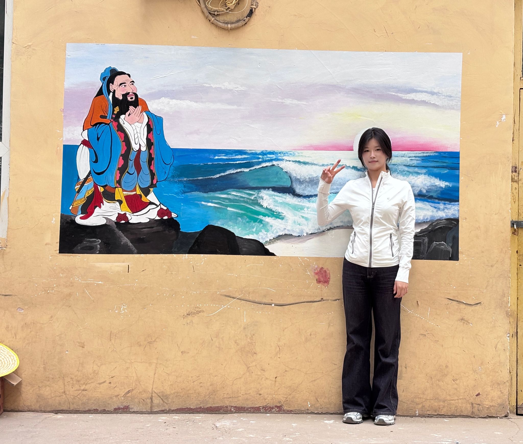 和田县布扎克中心小学实习生李培瑶校园墙画作品