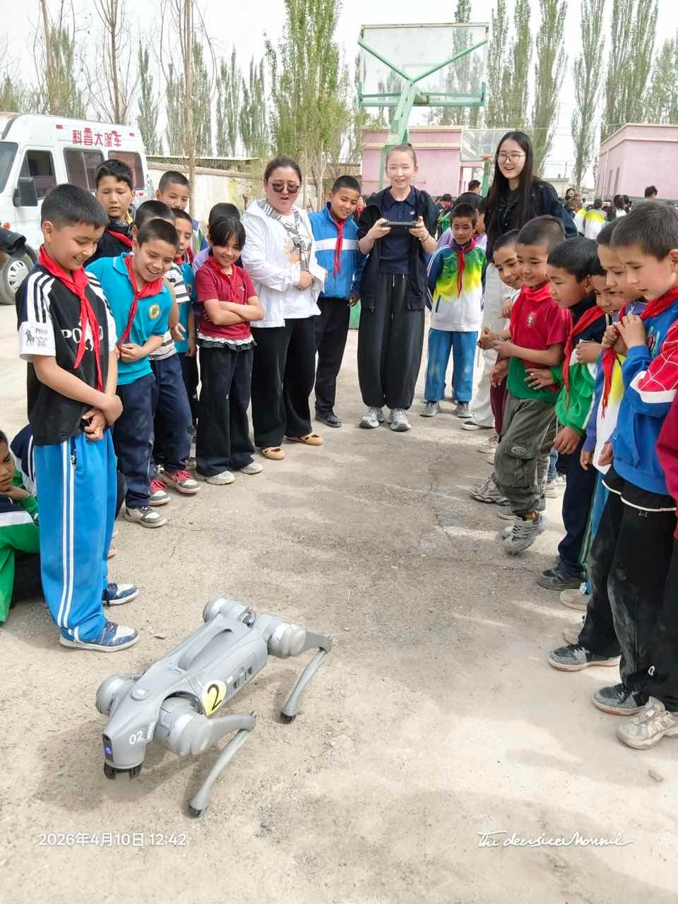 库车市墩阔坦镇小学开展科技活动